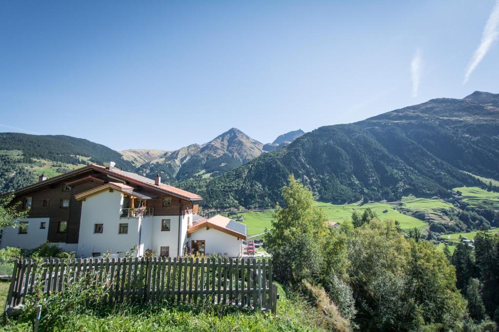 Hotel Cuntera Curaglia Екстериор снимка
