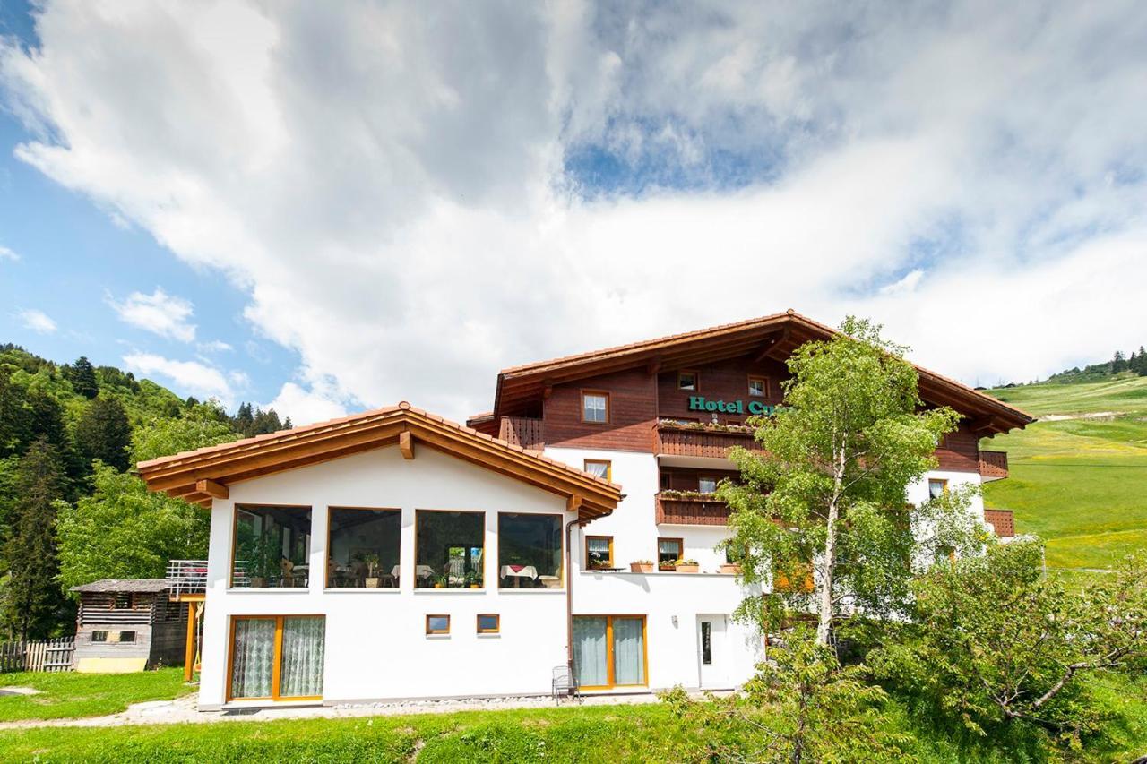 Hotel Cuntera Curaglia Екстериор снимка